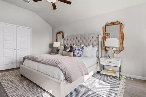 104 Greeley Dr, Floresville, TX 78114
