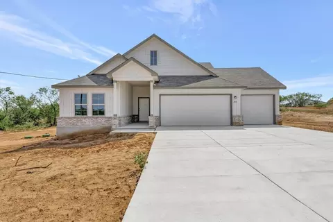 104 Greeley Dr, Floresville, TX 78114
