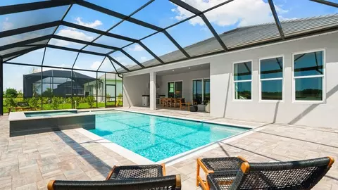 Exterior - 10614 Eclipse St, Sarasota, FL 34241 photo 7 of 59