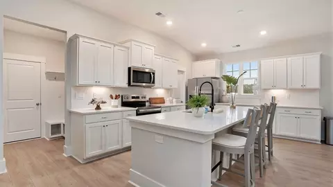 Kitchen - 1833 Kennerly Rd, Irmo, SC 29063 photo 4 of 5