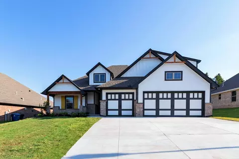 2800 Heather Hvn, Moore, OK 73160