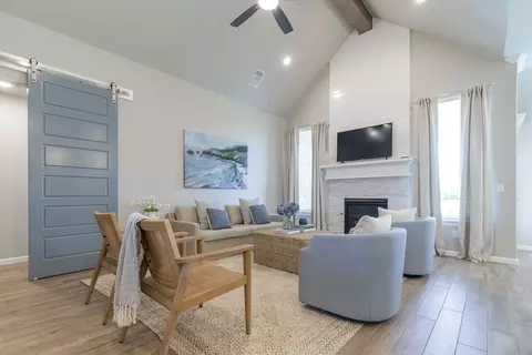 Living - 2800 Heather Hvn, Moore, OK 73160 photo 2 of 13
