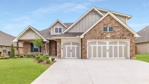 Exterior - 2800 Heather Hvn, Moore, OK 73160 photo 3 of 38