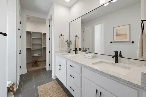 Bath - 20632 Barker St, Spring Hill, KS 66083 photo 1 of 3