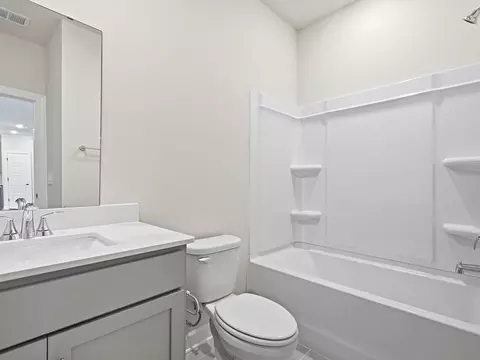 Bath - 1545 Switchback Cir, Moore, SC 29369 photo 3 of 4