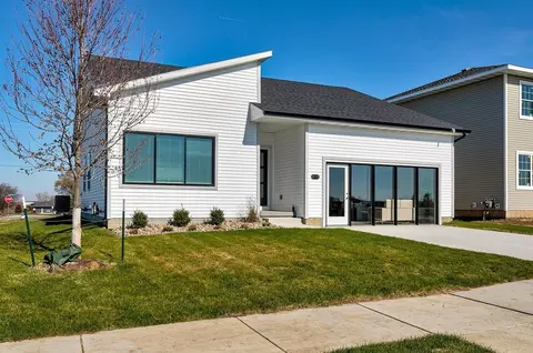 1513 Garland Ave, Norwalk, IA 50211