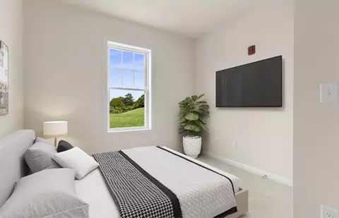 Bedroom - 30 E Point Dr, Rumford, RI 02916 photo 3 of 3