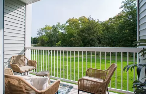 Exterior - 30 E Point Dr, Rumford, RI 02916 photo 1 of 3