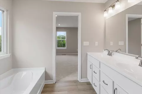 Bath - 718 Willow Green Dr, Independence, KY 41051 photo 1 of 5