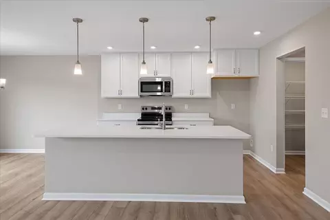 Kitchen - 718 Willow Green Dr, Independence, KY 41051 photo 2 of 6