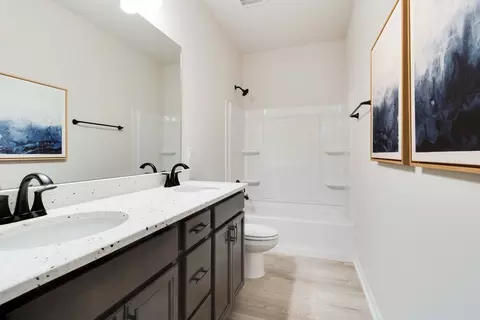 Bath - 32573 White Bloom Ln, Walker, LA 70785 photo 1 of 2