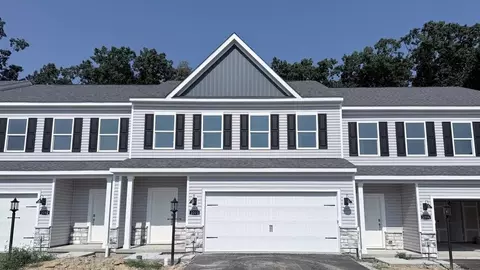 157 Sweetwater Dr, Moon Township, PA 15108