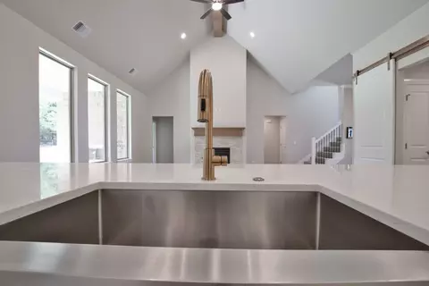 Entry Way - 2920 E Northampton St, Broken Arrow, OK 74014 photo 3 of 6