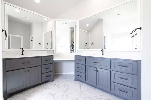 Bath - 2920 E Northampton St, Broken Arrow, OK 74014 photo 11 of 17