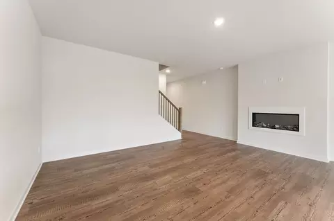 Living - 1271 Farmers Loop, Austell, GA 30106 photo 2 of 5