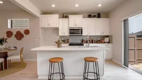 Kitchen - 3673 SW Battaglia Ave, Gresham, OR 97080 photo 4 of 8