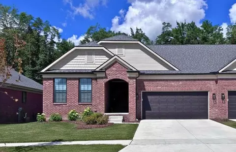 55825 Oak Pointe Dr, Shelby Township, MI 48315