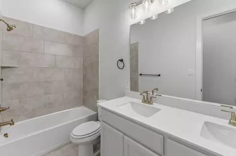 Bath - 2208 Continent Ct, Krum, TX 76249 photo 3 of 3