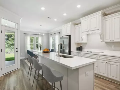 13532 Garland Rd, Ocean Springs, MS 39564