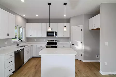 Kitchen - 5519 Charismatic Ct, Morrow, OH 45152 photo 2 of 10