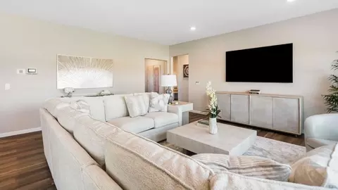 Living - 3420 Skywalker Pass, Fort Wayne, IN 46818 photo 2 of 3