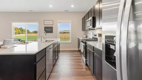 Kitchen - 3420 Skywalker Pass, Fort Wayne, IN 46818 photo 2 of 5