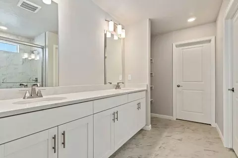 Bath - 17599 E 103rd Dr, Commerce City, CO 80022 photo 3 of 3