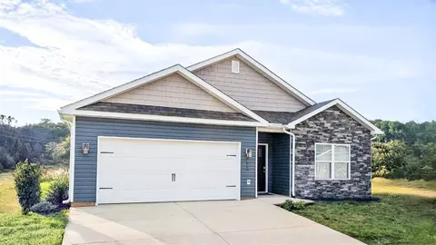 655 Saint Andrews Dr, Kingsport, TN 37664