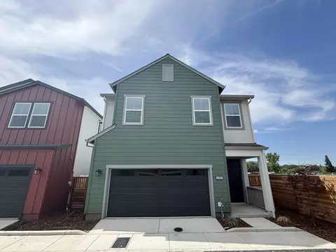 8456 Viborg Ln, Elk Grove, CA 95758