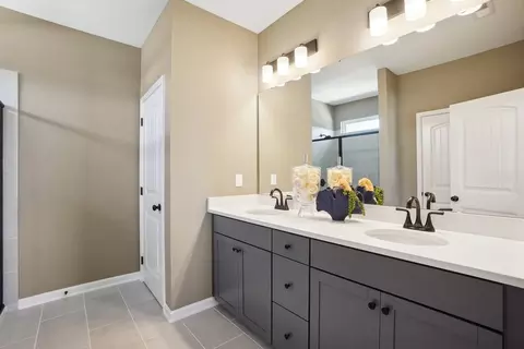 Bath - 8786 Walnut Rd, Hixson, TN 37343 photo 1 of 2