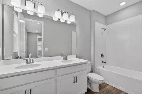 Bath - 13419 Commons Ave, Parrish, FL 34219 photo 3 of 5