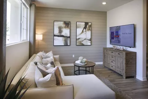 Living - 9191 Waverly Ln, Riverside, CA 92503 photo 3 of 4