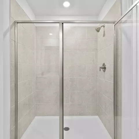 Bath - 609 Mabry Creek Ln, Jackson, GA 30233 photo 1 of 5