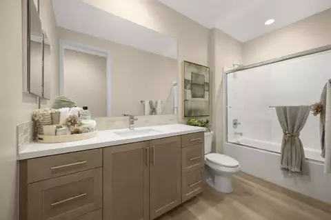 Bath - 6749 Lyric Ave, Lancaster, CA 93536 photo 1 of 4
