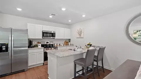 Kitchen - 304 Cedar Crest Dr, Pearl, MS 39208 photo 2 of 5