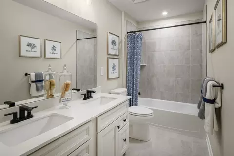 Bath - 111 Hicks Dr, Kennett Square, PA 19348 photo 3 of 4