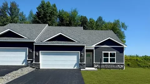 350 Gleneagles Dr, Butler, PA 16001