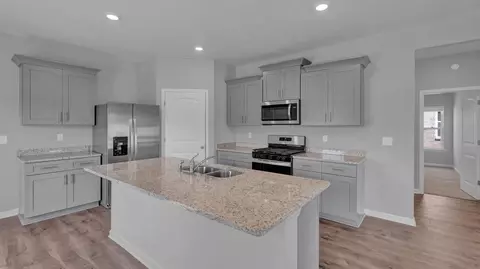 Kitchen - 8248 Bankhead Dr, Olive Branch, MS 38654 photo 4 of 15