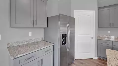 Kitchen - 8248 Bankhead Dr, Olive Branch, MS 38654 photo 13 of 15
