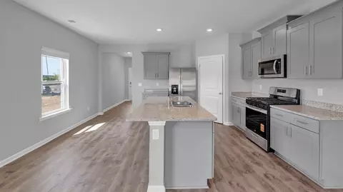 Kitchen - 8248 Bankhead Dr, Olive Branch, MS 38654 photo 5 of 15