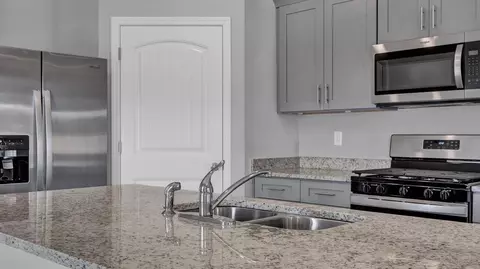 Kitchen - 8248 Bankhead Dr, Olive Branch, MS 38654 photo 10 of 15