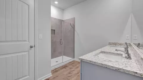 Bath - 8248 Bankhead Dr, Olive Branch, MS 38654 photo 1 of 10