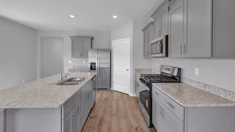 Kitchen - 8248 Bankhead Dr, Olive Branch, MS 38654 photo 7 of 15