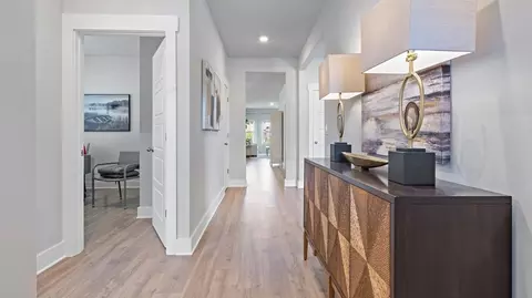 Entry Way - 8248 Bankhead Dr, Olive Branch, MS 38654 photo 2 of 5