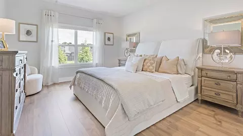 Bedroom - 8248 Bankhead Dr, Olive Branch, MS 38654 photo 6 of 10