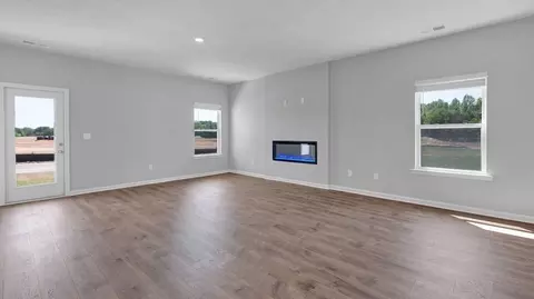 Living - 8248 Bankhead Dr, Olive Branch, MS 38654 photo 3 of 7