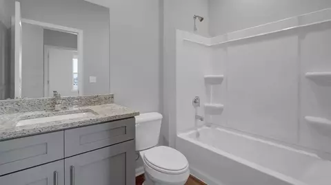Bath - 8248 Bankhead Dr, Olive Branch, MS 38654 photo 7 of 10