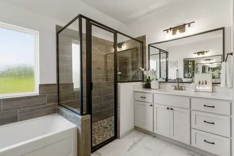 Bath - 7201 E Oakland St, Broken Arrow, OK 74014 photo 4 of 9