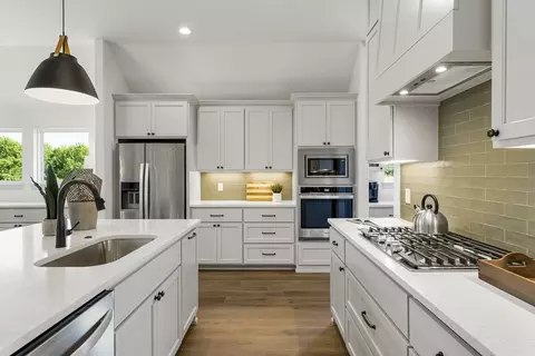 Kitchen - 7201 E Oakland St, Broken Arrow, OK 74014 photo 3 of 7