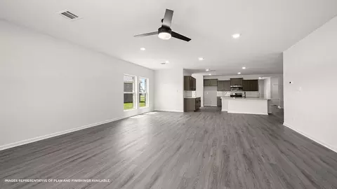 Living - 15504 Rocco Dr, Baker, LA 70714 photo 2 of 3